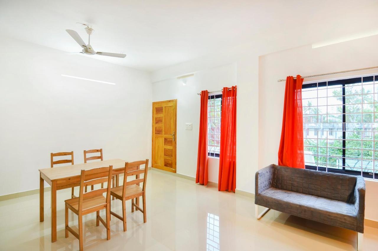 Oyo Home 81801 Akash Villa Trippapur Exterior foto